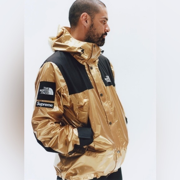 SUPREME x The North Face Gold Metallic Mountain‎ Parka Size Medium NWT - Picture 2 of 16